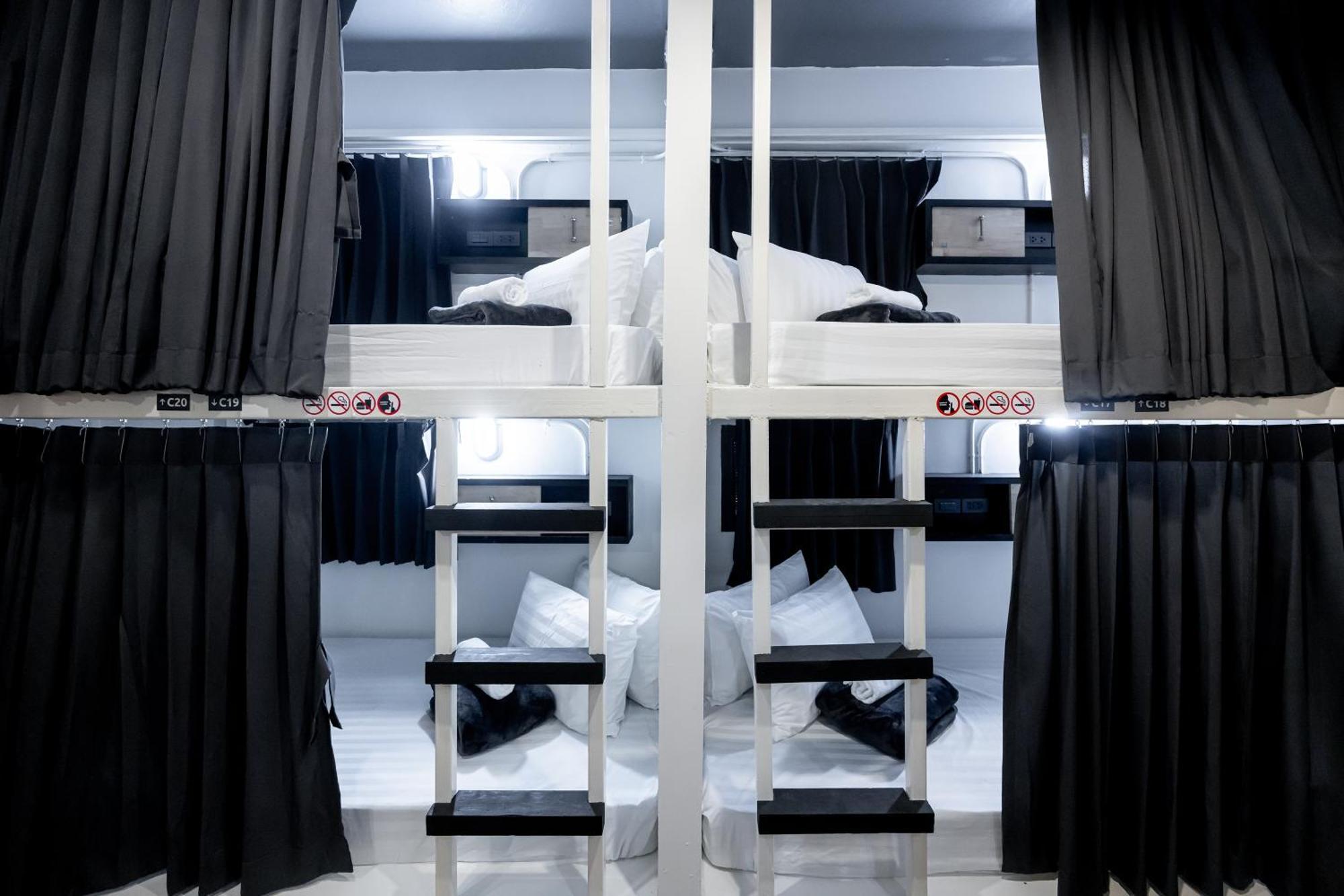 Vibes Hostel Bangkok Eksteriør billede