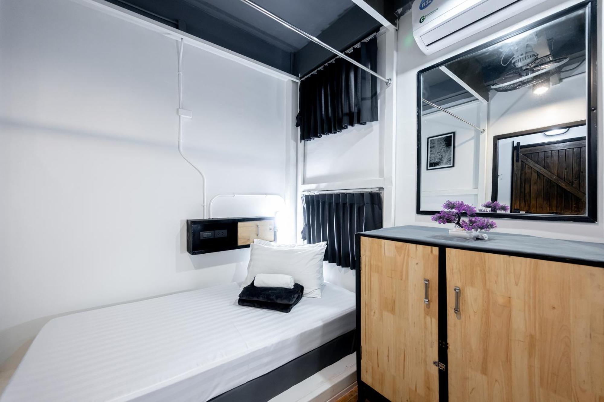 Vibes Hostel Bangkok Eksteriør billede