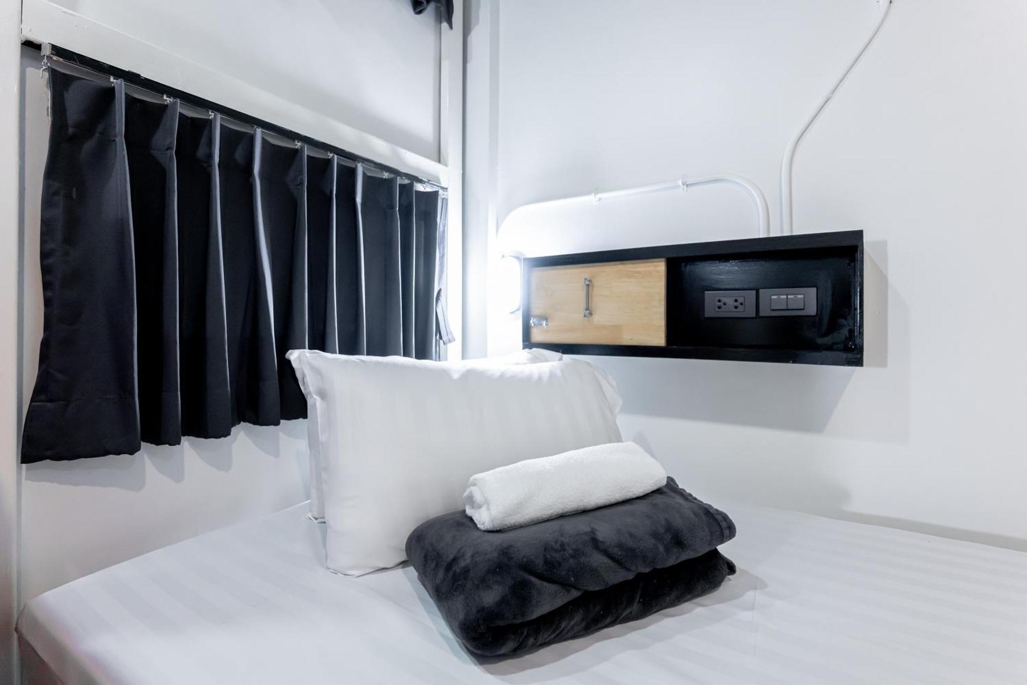 Vibes Hostel Bangkok Eksteriør billede